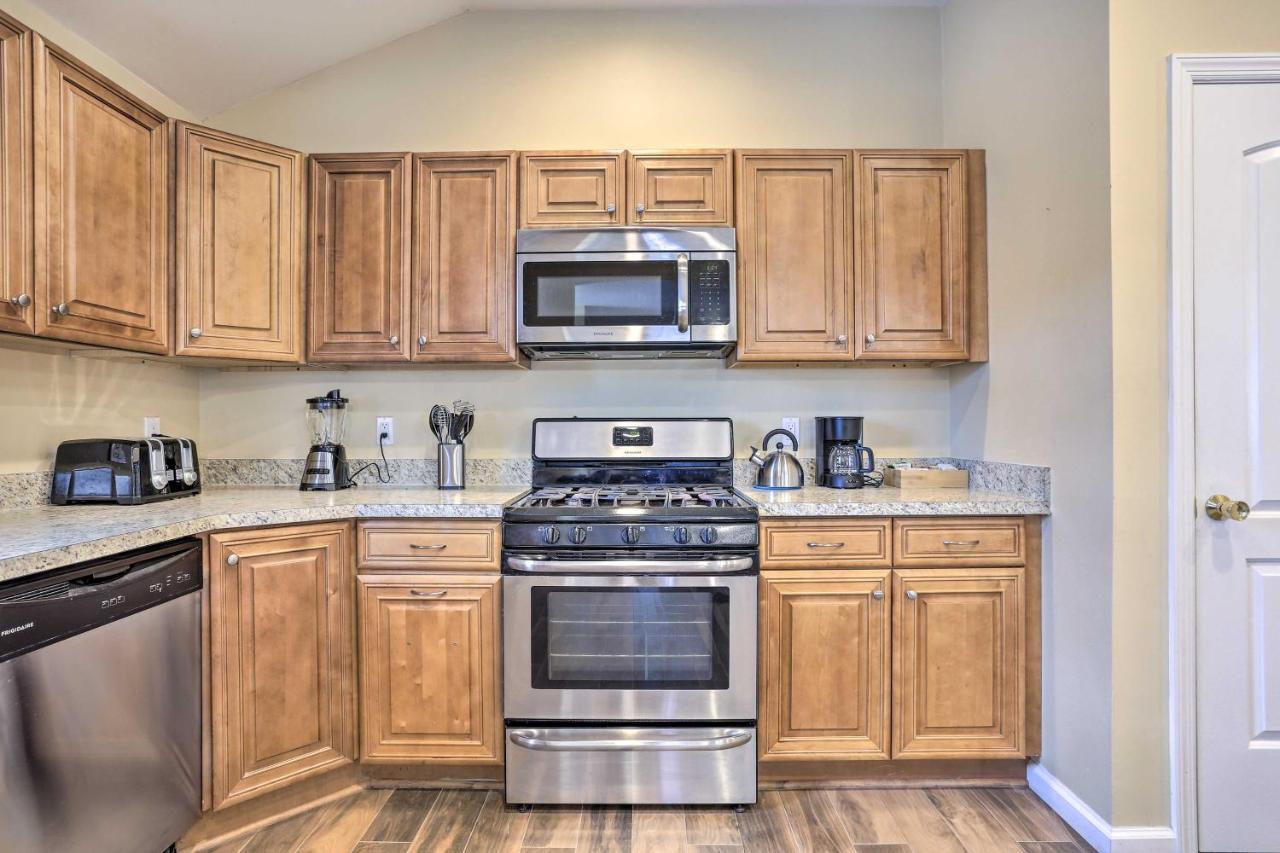 Ideally Located Glen Cove Apartment! Eksteriør billede