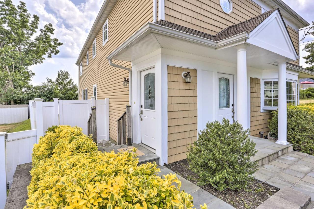 Ideally Located Glen Cove Apartment! Eksteriør billede